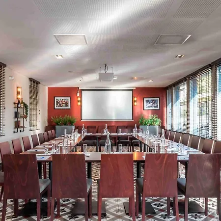 Mercure Plessis Robinson Hotel 3*